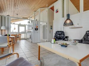 Apartment Alya - 200m from the sea by Interhome
