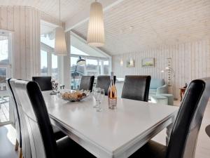 Holiday Home Enja - 150m from the sea by Interhome