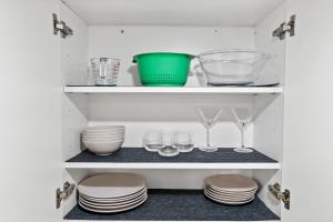 2-Bedroom Garden Suite, Private Entrance & Washer & Dryer, U Street