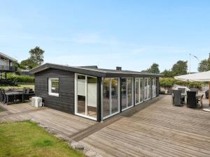 Holiday Home Elain - from the sea by Interhome