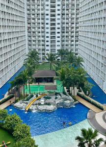 Shore Residences Pool View Room near MOA and NAIA