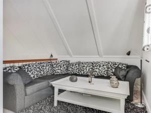 Apartment Joar - 5m to the inlet by Interhome