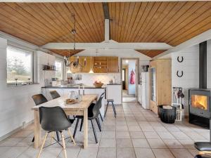 Holiday Home Raika - 450m to the fjord by Interhome