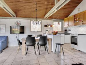 Holiday Home Raika - 450m to the fjord by Interhome