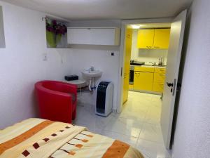 Zimmer 2 Phòng trọ trái chung nhau buồng tắm và nhà vệ sinh