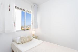 Spacious 3-Bedroom Apartment with Pool & Balcony - Steps from Puerto Colón, Beach &Local Attractions