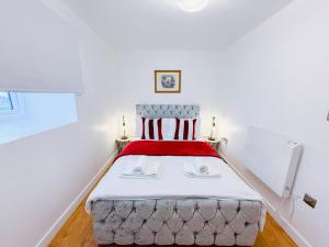 Gorgeous 1 bed flat, Sleeps 4, free Parking, Pet friendly, Pudsey, Leeds