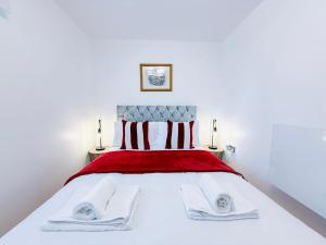 Gorgeous 1 bed flat, Sleeps 4, free Parking, Pet friendly, Pudsey, Leeds