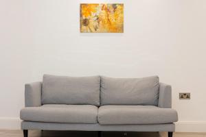 Inviting 2BR flat in Chiswick, 10-minute station