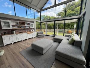 4 bedroom villa in secure estate with lake views