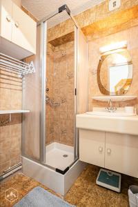 Résidence Saint Sebastien - Charmant appartement 2 pièces en étage avec une belle vue dégagée sur les montagnes MAE-0873