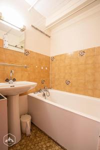 Résidence Fleurs - Studio confortable avec belle vue sur les montagnes proche des pistes MAE-0983