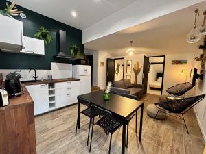 SERENITE BASQUE - Gîtes & Spa Privatif - Vue sur montagne