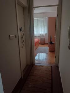 Linda Apartments- Arena