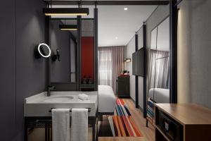 Aloft Istanbul Karakoy