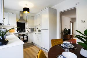 3-Bed House, Sleeps 5,Bedford