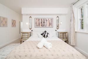 3 Bedroom Maida Vale Flat With Parking