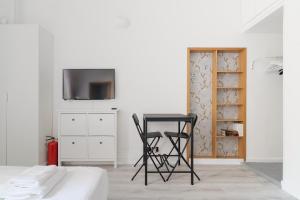 GuestHost - Bright Studio Apt MM2 SantAgostino