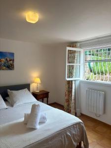 Charmant T2 avec terrasse, piscine et jardin