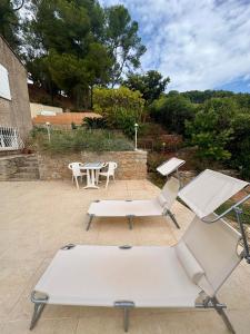 Charmant T2 avec terrasse, piscine et jardin