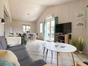 Holiday Home Hillmari - 200m from the sea by Interhome