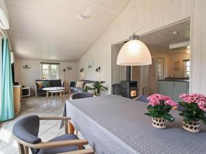 Holiday Home Hillmari - 200m from the sea by Interhome