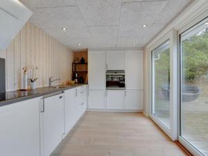 Holiday Home Solgunn - 900m from the sea by Interhome