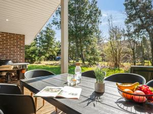 Holiday Home Famke - 1km from the sea by Interhome