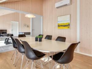 Holiday Home Dior - 1-4km from the sea by Interhome