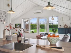 Holiday Home Guthmund - 400m from the sea by Interhome