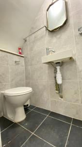 1 Bedroom near central London Kings Cross walking to Arnos Grove Tube, Alexandra Palace, Euston