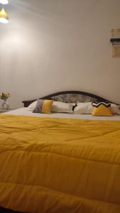 CHIC 4BHK Just 9 Mins to Beach and WhiteTown 4 groups TWLIGHT