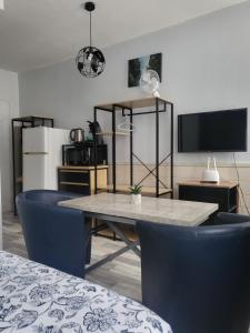 Studio en rez-de-chaussée - Ubytování bez kategorie ve městě Rochefort