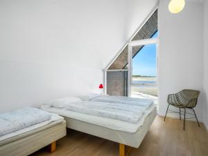 Holiday Home Eleanore - 25m from the sea by Interhome