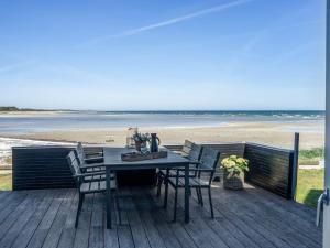 Holiday Home Eleanore - 25m from the sea by Interhome