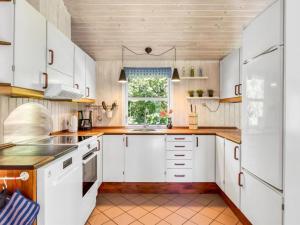 Holiday Home Olli - 600m from the sea by Interhome