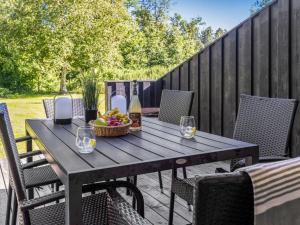 Holiday Home Olli - 600m from the sea by Interhome