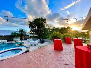 5 BR Villa w Huge Pool 10 min SJU Airport