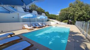 La BohemAzur Villa Golfe St Tropez 170m2 5 chambres Piscine Spa Magnifique Vue Dégagée Déco Bohème Chic