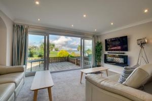 4 Bed in Brixham oc-bcharb