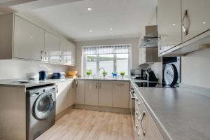 4 Bed in Brixham oc-bcharb