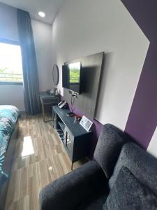 LYSA RiverSide Tân Uyên Hotel