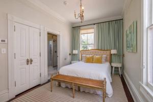 Mirabelle 1 - Suite in Heart of Historic District