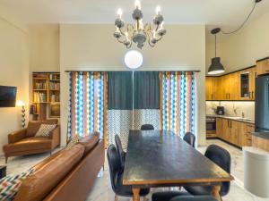 Sun, Sea & Space 100m to beach!