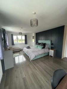 The Airfield Happy Apartment