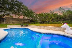 Das Bach Haus - Game Room Make-Up Room & Hot Tub