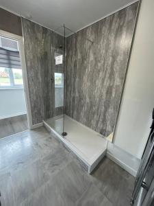 The Airfield Happy Apartment