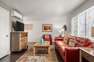 Downtown Cozy Home Base - Purple Sage 2