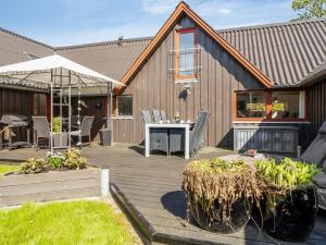 Holiday Home Valentin - from the sea by Interhome