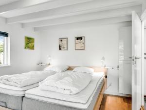 Holiday Home Valentin - from the sea by Interhome